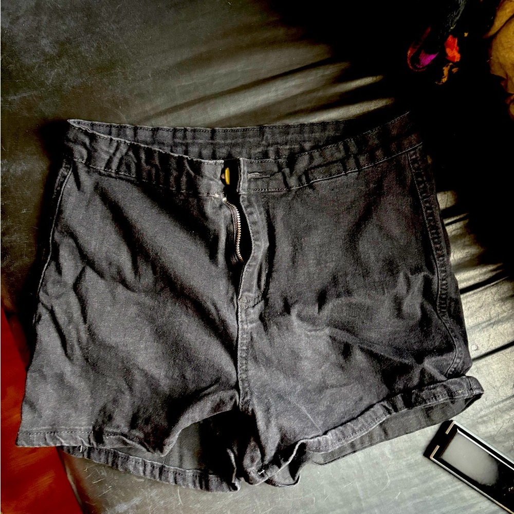 Ladies black XL denim-like shorts.